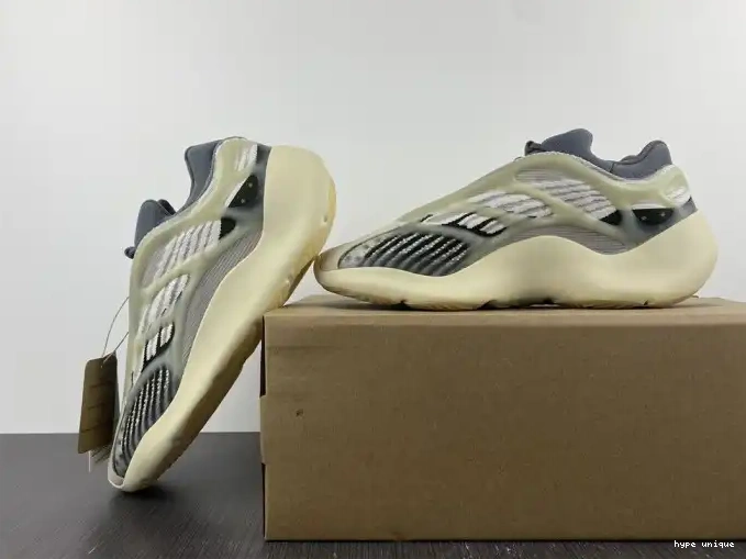 hype ID1674 Yeezy V3 Fade Adidas Salt 700 0521